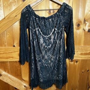 Love Fire Women's Medium Green Nude Lacy Off the Shoulder Shift Dress‎